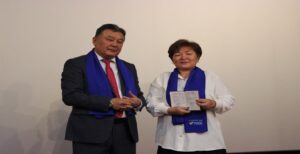 Кесиптик кайра даярдоо — педагогдордун кесиптик компетенттүүлүгүн өнүктүрүү курсу.